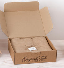 Load image into Gallery viewer, Self-assembling Kraft Box 30x30x8cm (Microchannel)