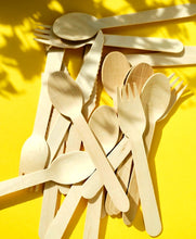 Carica l'immagine nel visualizzatore di Gallery, Cucchiaio di legno 16 cm