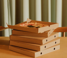 Cargar imagen en el visor de la galería, Caja Pizza Kraft 26x26x3,5cm (100 unidades)
